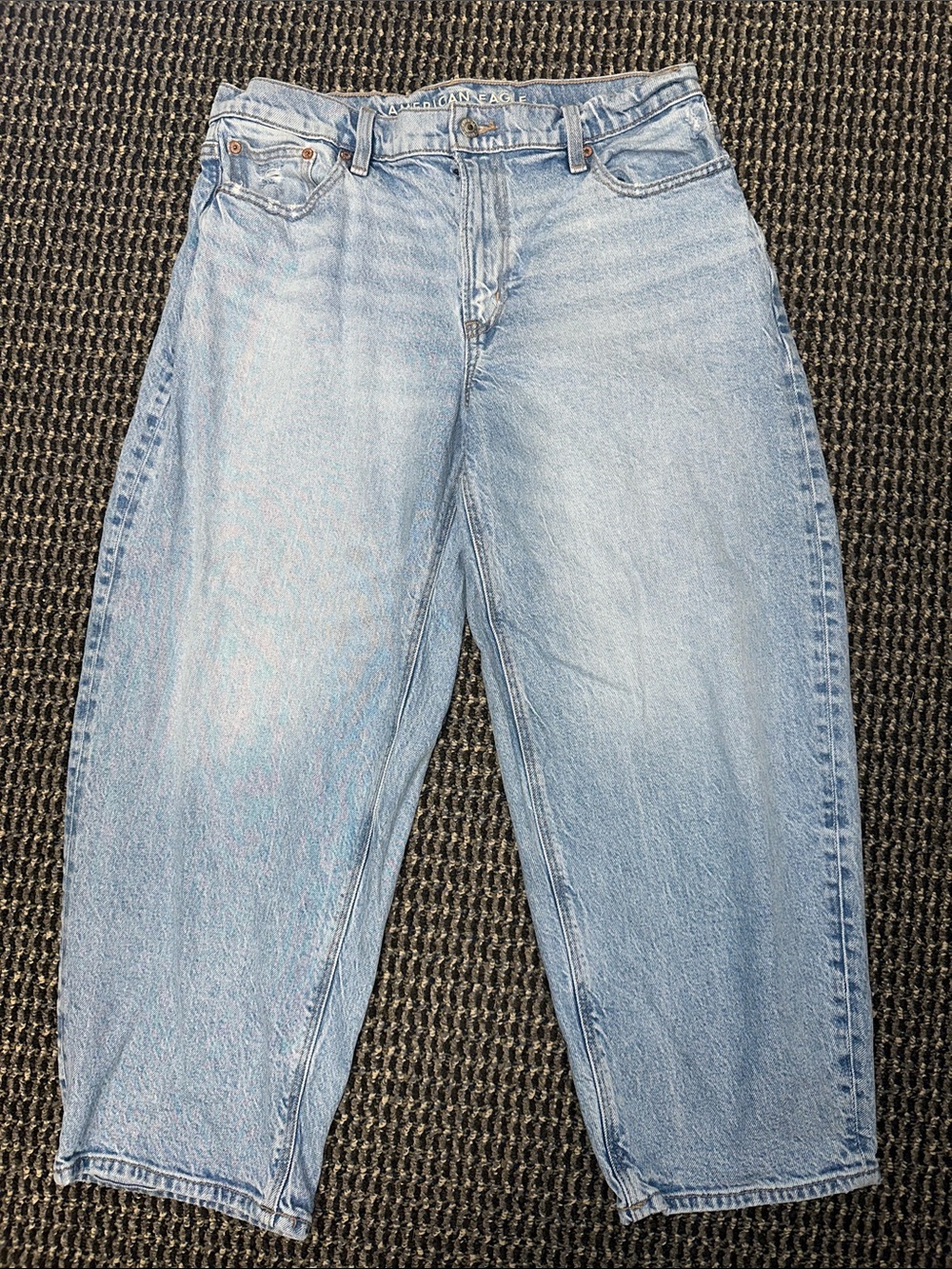 American Eagle Outfitters Light Blue Barrel Jeans Women’s Size 10 Short - Picture 3 of 6